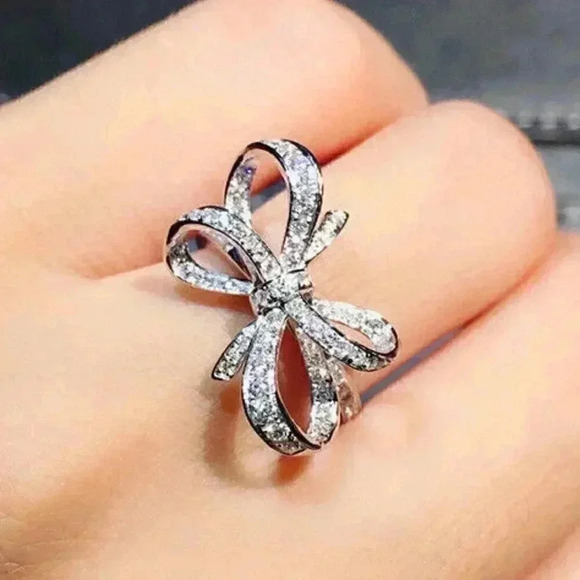 Jewelry - New Gorgeous 925 Silver Diamond Bow Ring